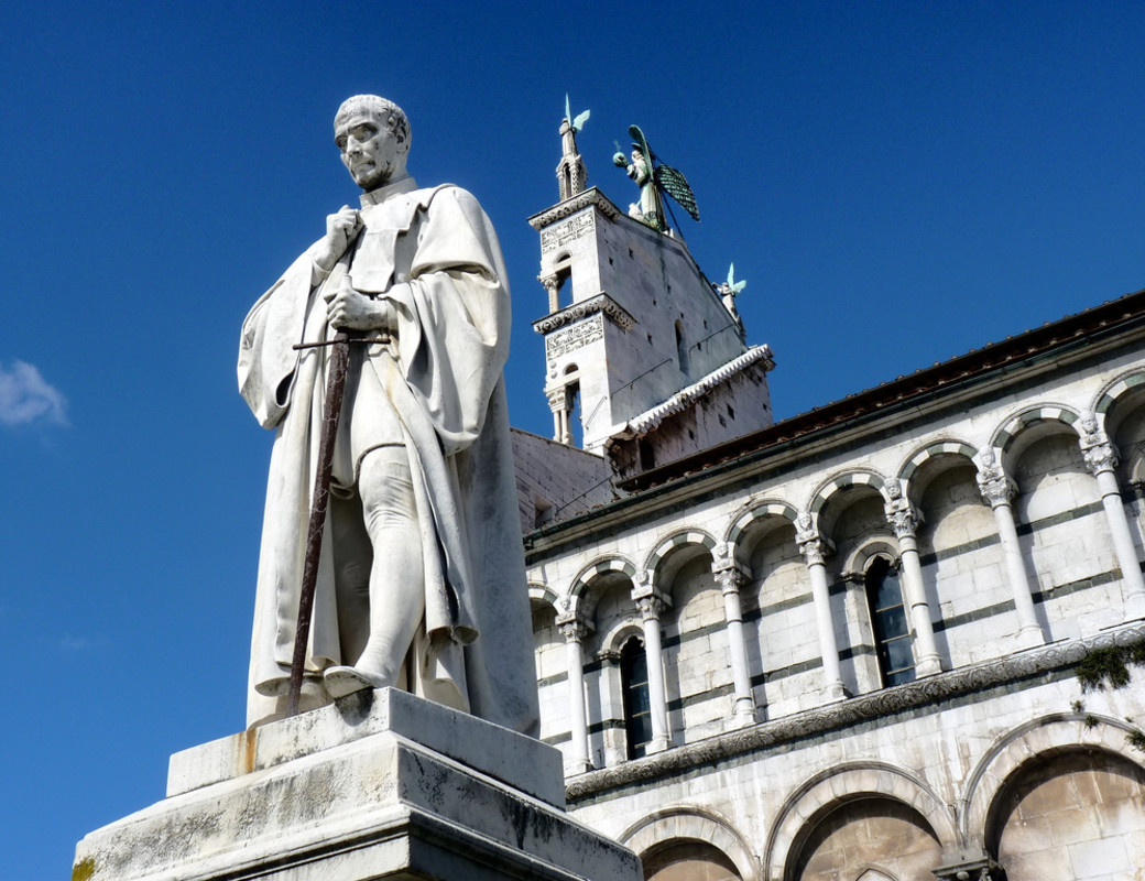 Piazza San Michele a Lucca