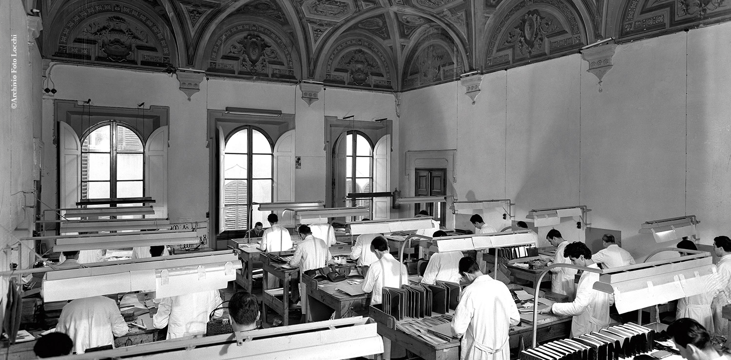 Il laboratorio artigianale di Gucci in via delle Caldaie in una foto dell'Archivio Locchi 