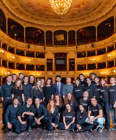 Stefano Accorsi, Tommaso Sacchi, Marco Giorgetti con i giovani del Teatro della Toscana ph. Filippo Manzini