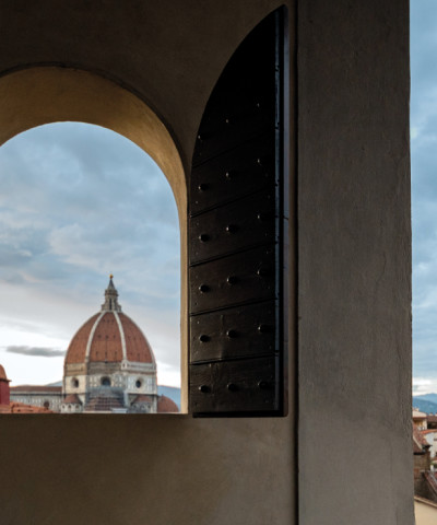 The spectacular view from the rooftop of Palazzo Gondi  over the Brunelleschi Dome and the Bargello Palace (ph. Dario Garofalo)