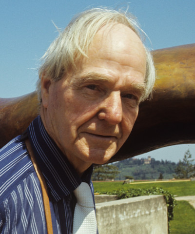 Henry Moore with Reclining Figure: Arch Leg at Forte di Belvedere for the 1972 Mostra di Henry Moore exhibition.  Photo: Henry Moore Archive