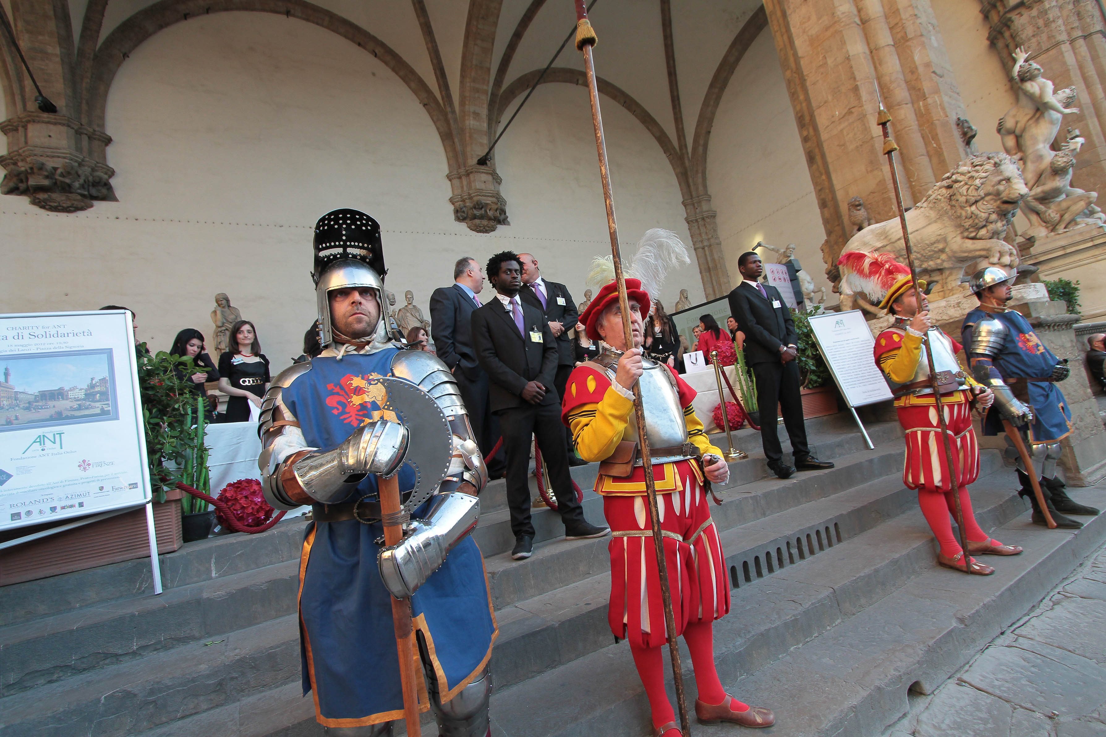 PRESSPHOTO Firenze, Loggia dei Lanzi, asta benefica per ANT organizzata da Farsetti. Nella foto 
Giuseppe Cabras/New Press Photo