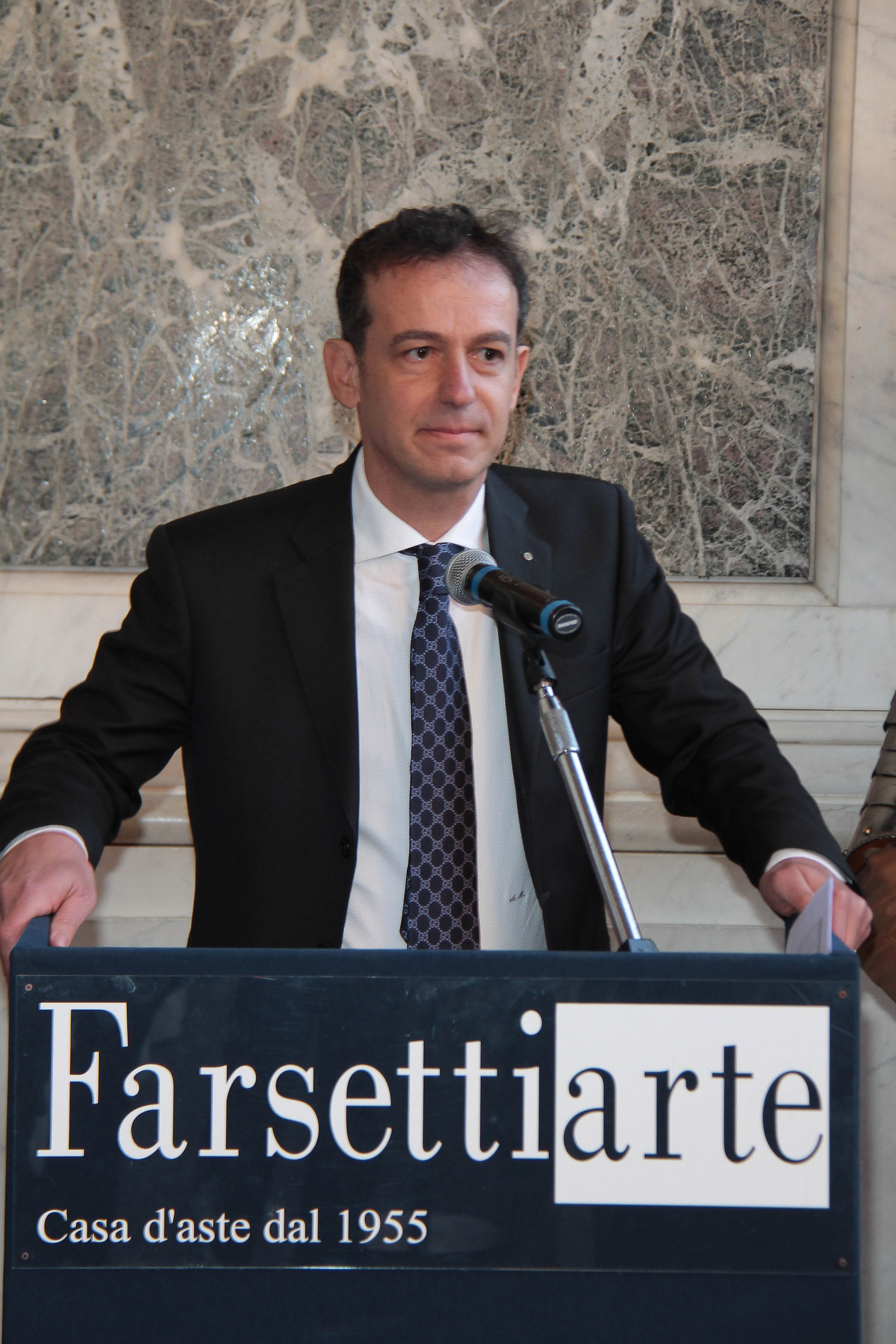 PRESSPHOTO Firenze, Loggia dei Lanzi, asta benefica per ANT organizzata da Farsetti. Nella foto Simone Martini 
Giuseppe Cabras/New Press Photo