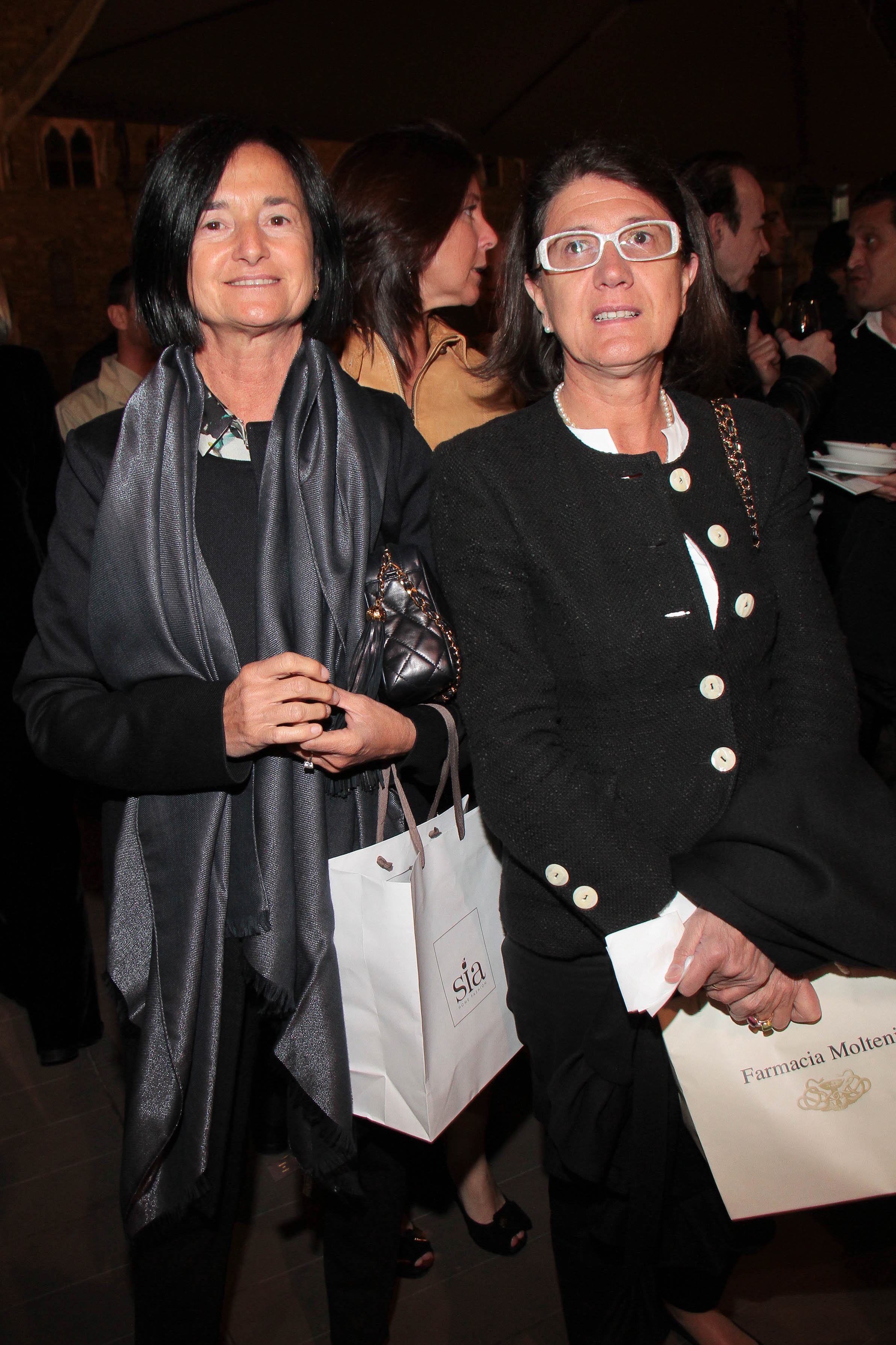 PRESSPHOTO Firenze, Loggia dei Lanzi, asta benefica per ANT organizzata da Farsetti. Nella foto Anna Innocenti e Stefania Fontani
Giuseppe Cabras/New Press Photo