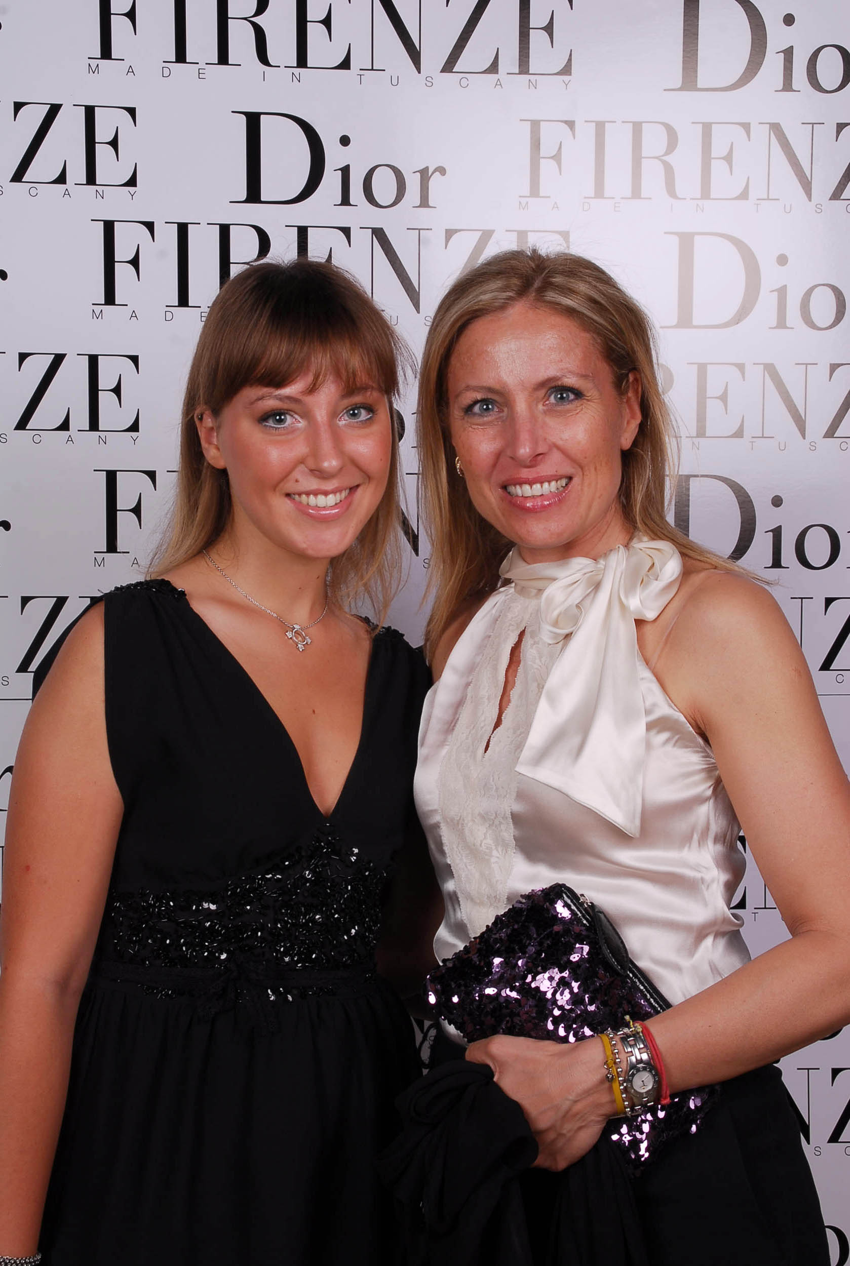 PRESSPHOTO  Firenze, evento Dior al teatro romano di Fiesole. Nella foto Carolina Prizzi e Gabriella Cappelletti