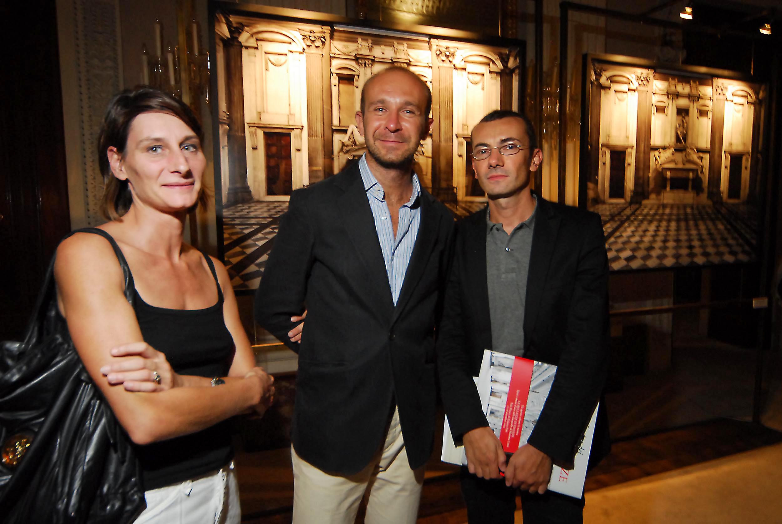 PRESSPHOTO  Firenze, Palazzo Pitti Galleria Palatina, mostra fotografica di Massimo Listri. Nella foto Cecile Bosc, Luca Selvi e Filippo Romeo