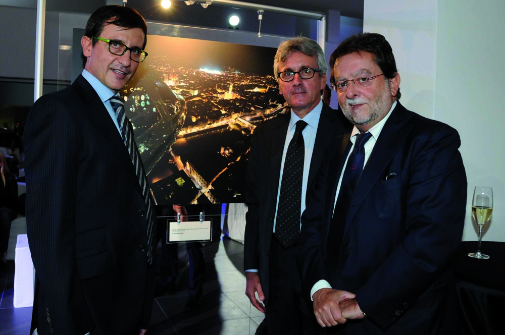 Pressphoto-Firenze Magazine Inaugurazione mostra fotografica di Massimo Sestini alla cocessionaria Audi :
Massimo Sestini, Sergio Fontana ,Paolo Ermini