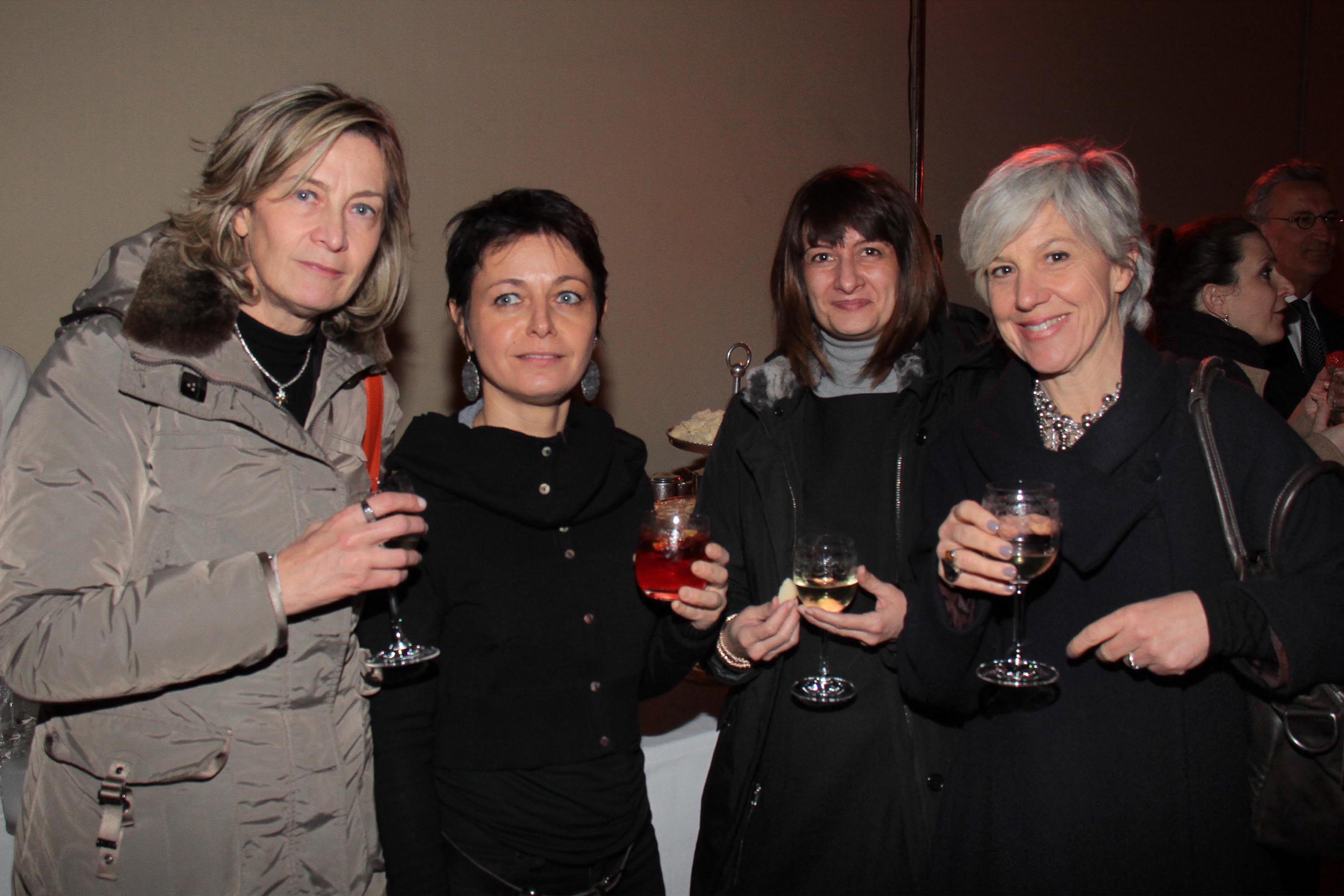 PRESSPHOTO. Firenze,Palazzo Strozzi, anteprima della mostra Americani a Firenze per i soci sostenitori della fondazione. Nella foto Lorenza Ciacci, Serena Brunori, Meris Baffoni e Cristina Castelli
Giuseppe Cabras/New Press Photo