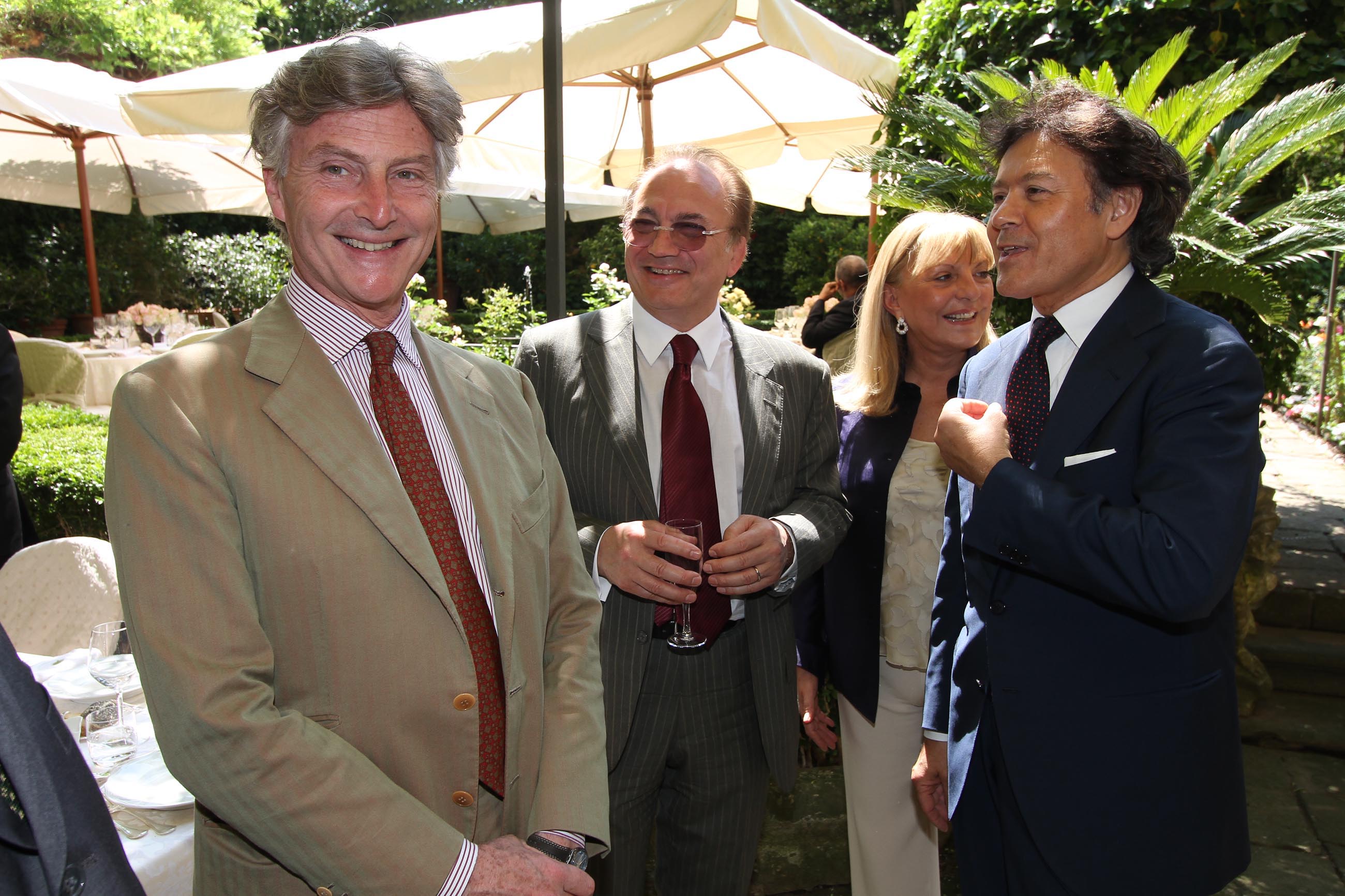 PRESSPHOTO Firenze, pranzo privato in casa di Massimo Listri in occasione della visita del presidente della Rep. Dominicana Leonel Fernandez. Nella foto Peter Glidewell, Francesco Tagliente e Massimo Listri