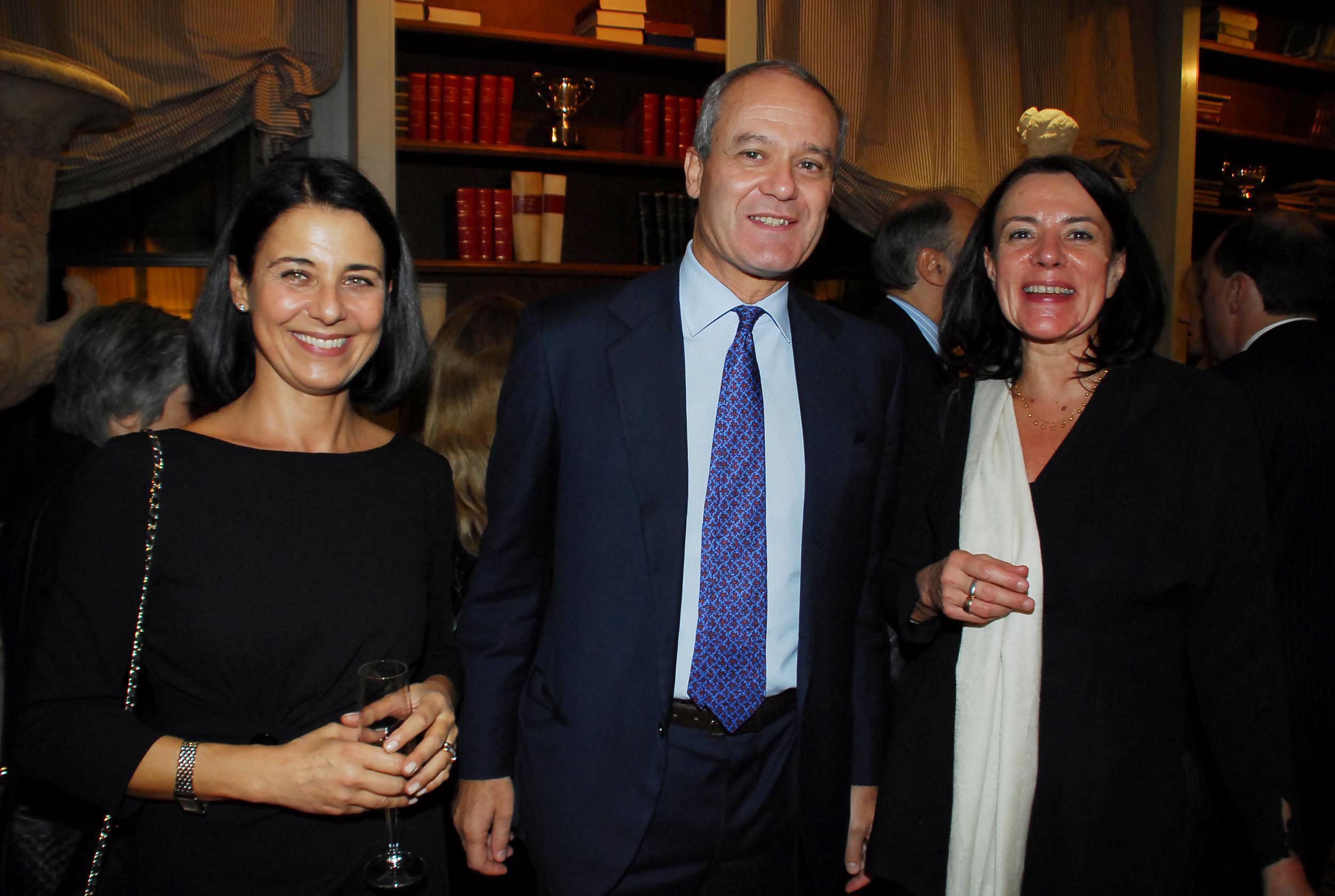 PRESSPHOTO Firenze, Cinema Odeon, Renzi assegna il Fiorino d'oro a Charles Aznavour, segue cena di gala a Palazzo Tornabuoni. In foto Stefania Ippoliti, Jacopo Mazzei e Anita Dolfus