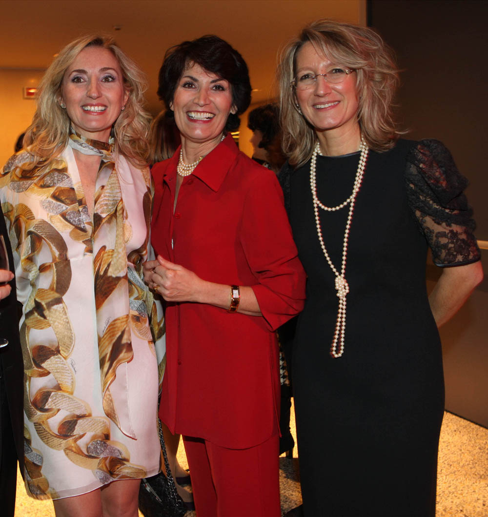 Milano, inaugurazione Rosa Grand, nuovo albergo dell Starhotel , foto Gianluca Moggi/NEWPRESSPHOTO.
nella foto :dott.ssa Elisabetta Fabri, Barbara Ronchi della Rocca, Gigliola Lombardi la direttrice dell'albergo