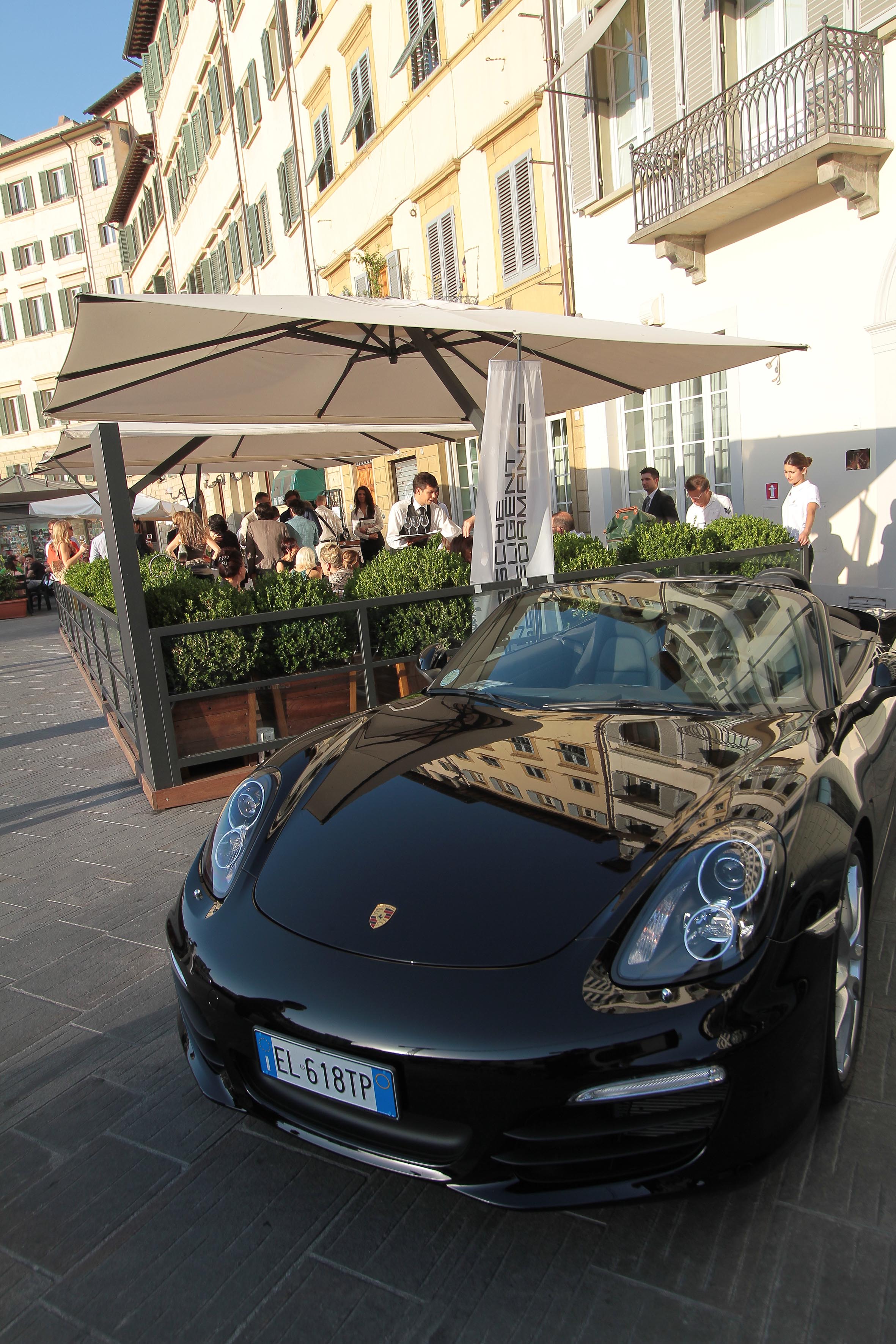 PRESSPHOTO Firenze, JK Place, Toscana Sommelier. Nella foto Porsche
giuseppe cabras/new press photo