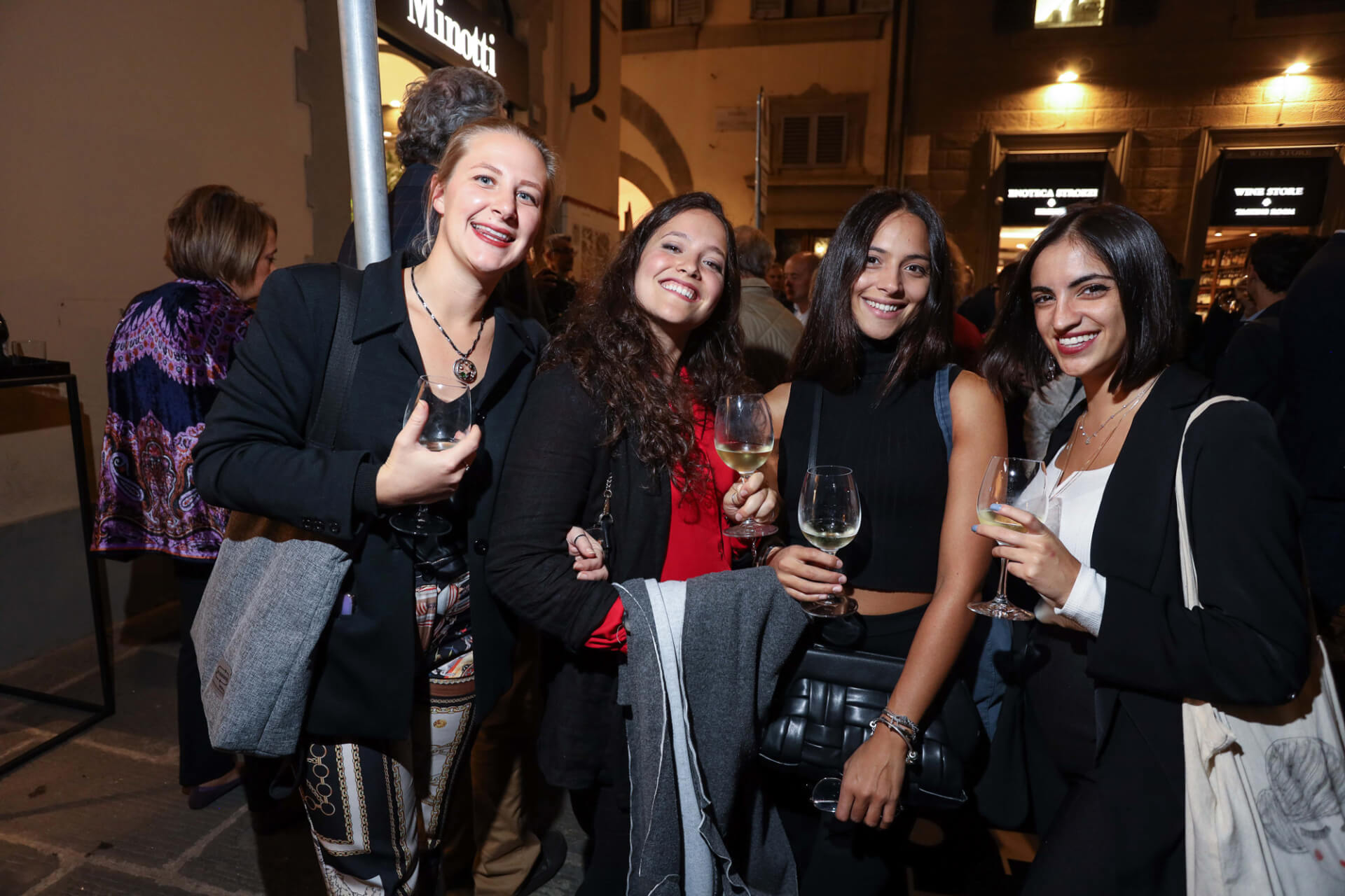 Giulia Biondi, Nadia Nutini, Matilde Rossi, Liliana Parlato


